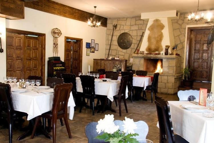 Hanul Dacilor Iasi Extérieur photo